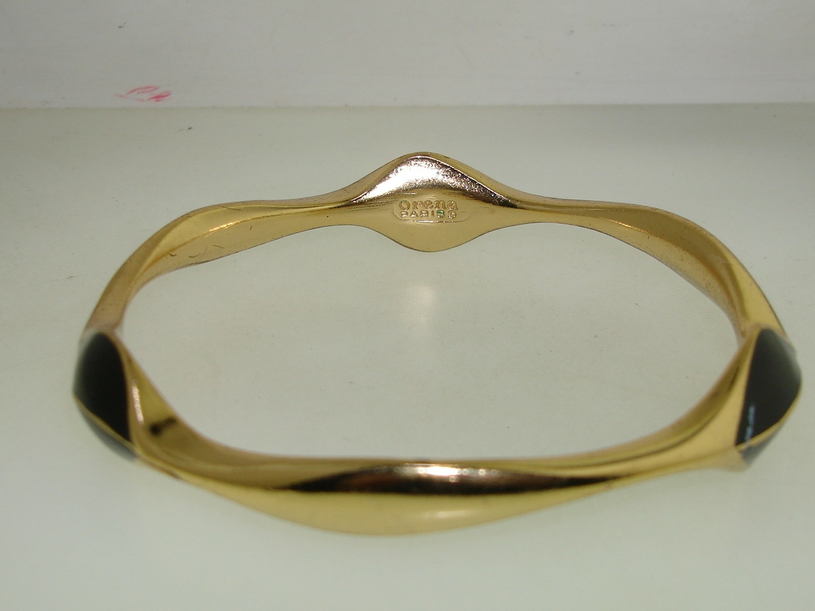 ELEGANT VINTAGE ORENA PARIS GOLD TONE & BLACK ENAMEL BANGLE BRACELET!