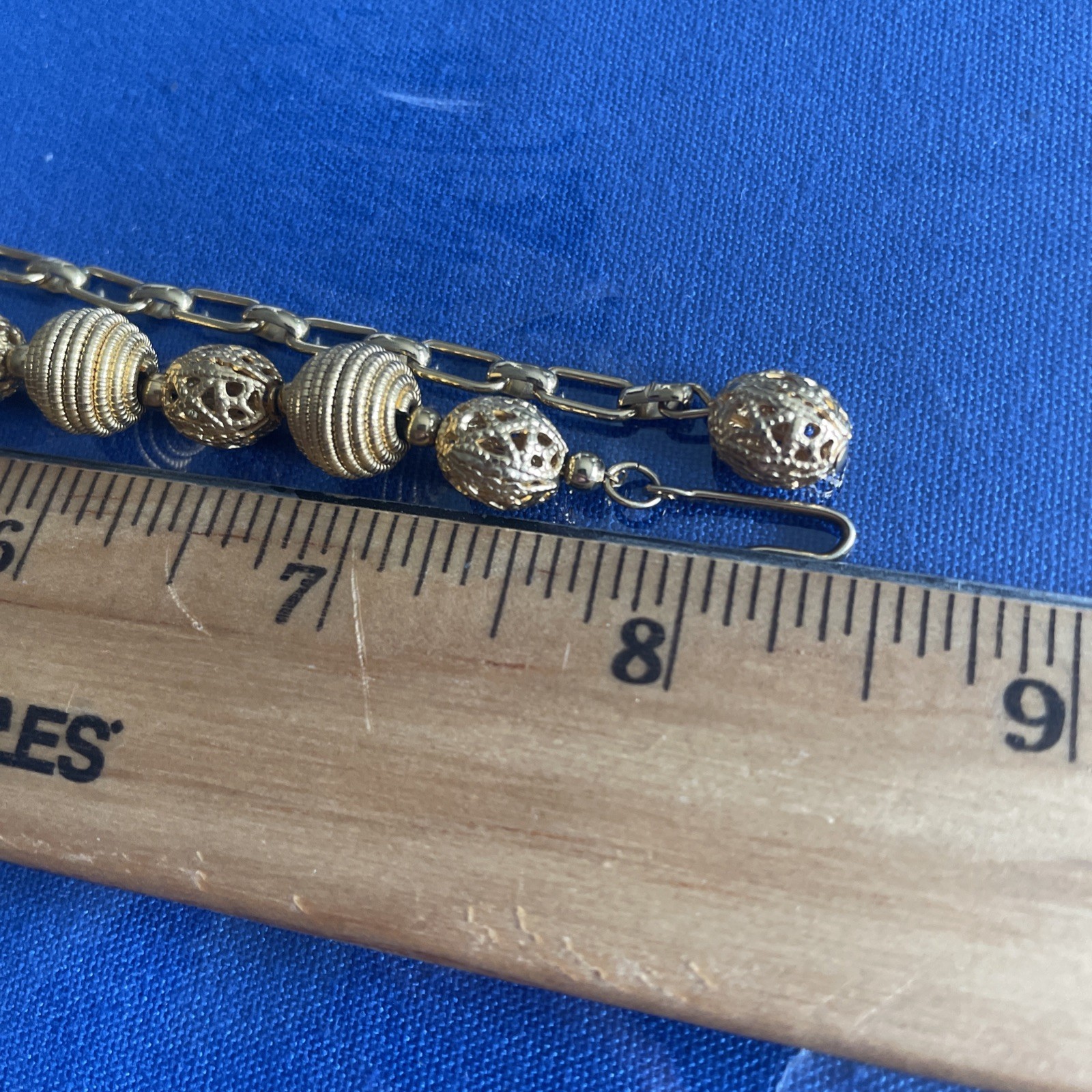 Classic Vintage GoldTone Ribbed & Filigree Round Beaded 13-17″Necklace FX16