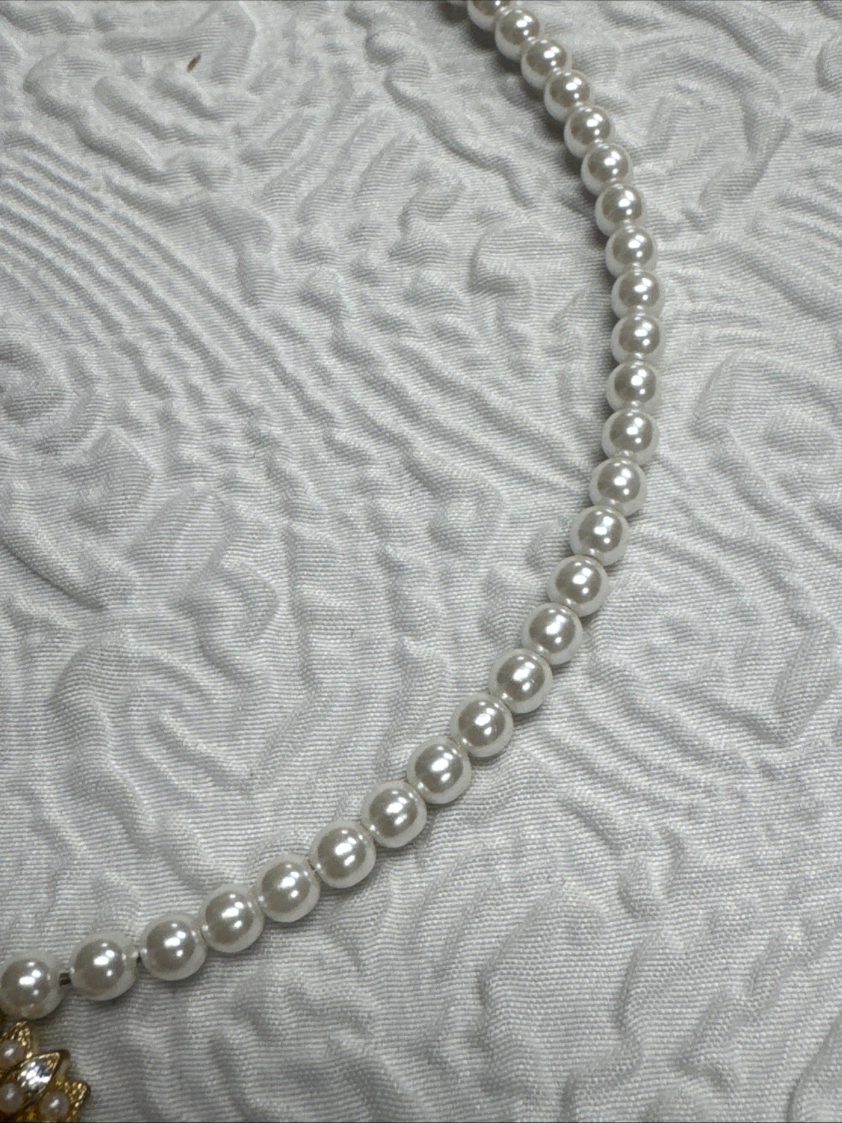 VINTAGE ANNE KLEIN Signed Faux Pearl Collar DESIGNER NECKLACE Sunburst Pendant