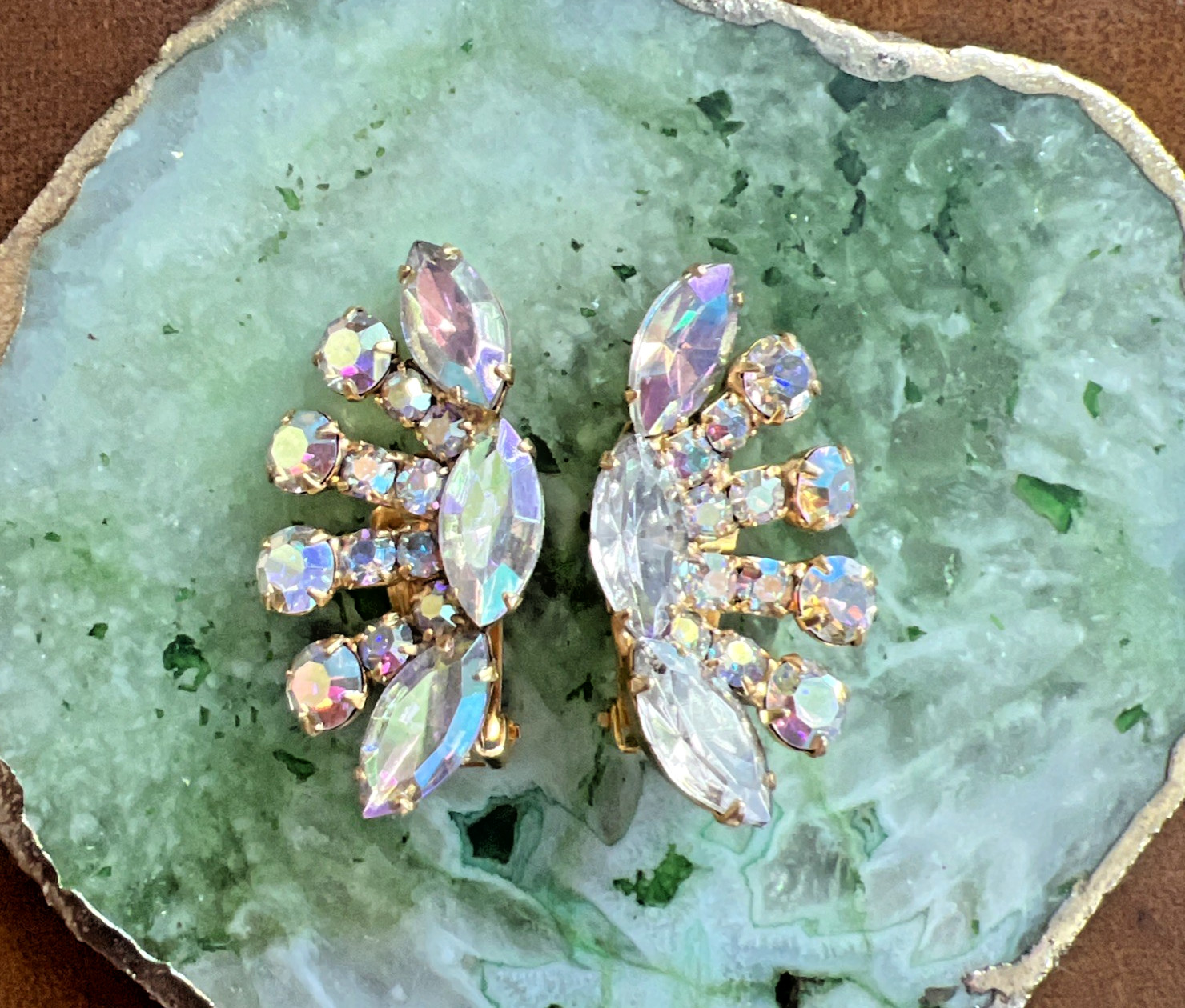 Vtg. 1940-60 SIGNED REGENCY AURORA BOREALIS RHINESTONE LEAF BROOCH & EARRING SET