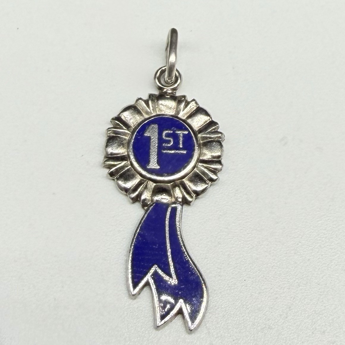 Vtg Wells Sterling Silver Enamel 1st Place Blue Ribbon Award 1.25″ Charm 2.1g
