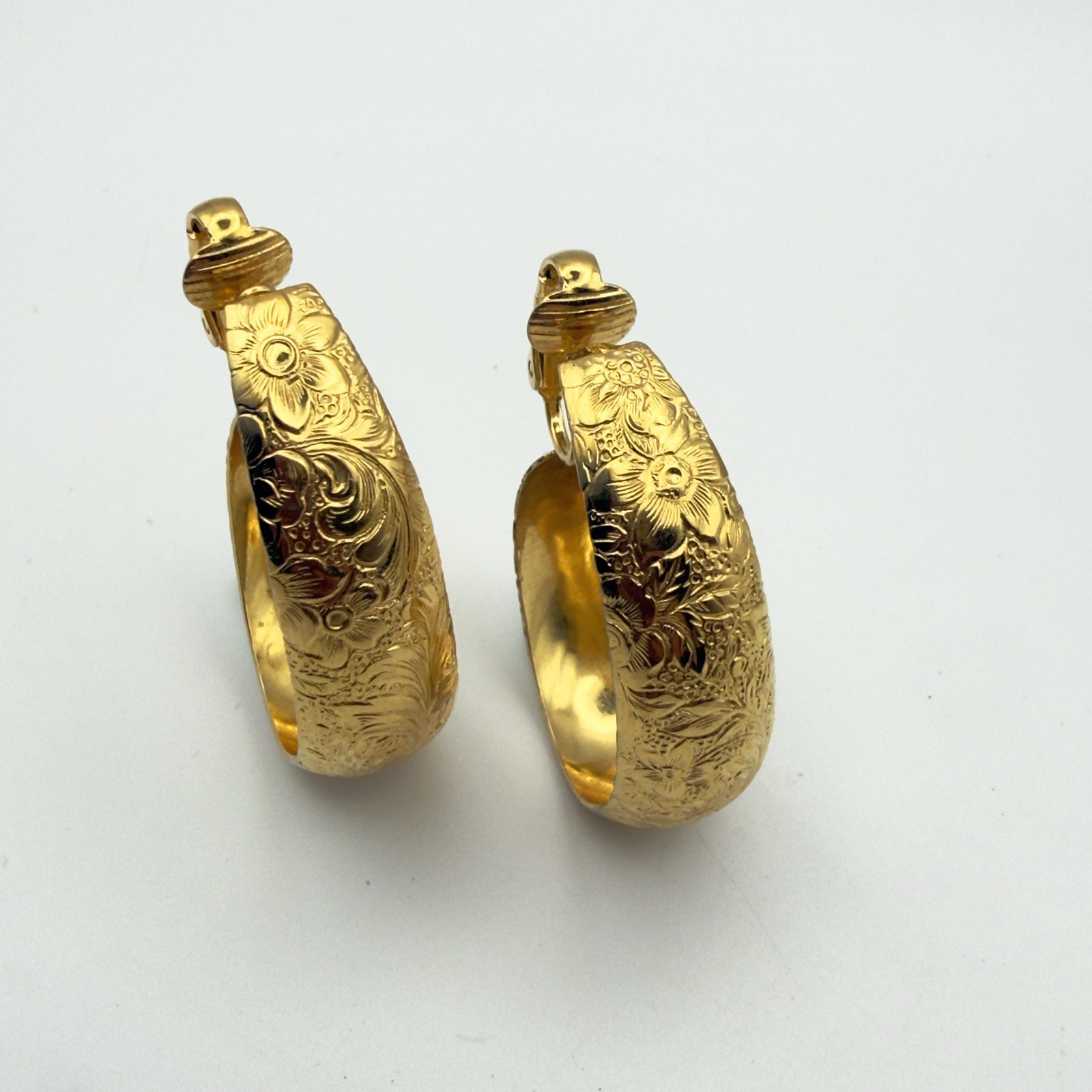 Vintage Gold Tone Floral Engraved Hoop Clip On Earrings Bold Wide Chunky