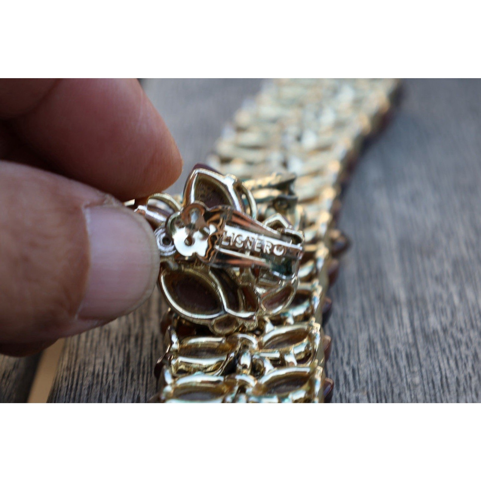 Lisner Thermoset Bracelet Earrings Set Brown Caramel Gold Tone Vintage 1950s
