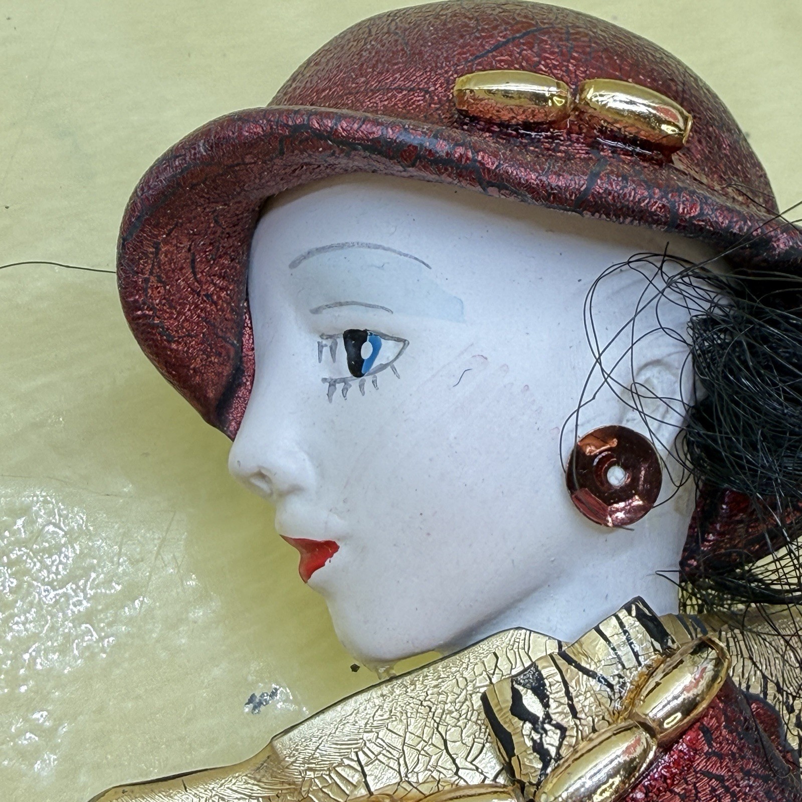 Vintage Lady Face Brooch Red Hat Gold Crackle Resin 1980s Art Deco Style Pin