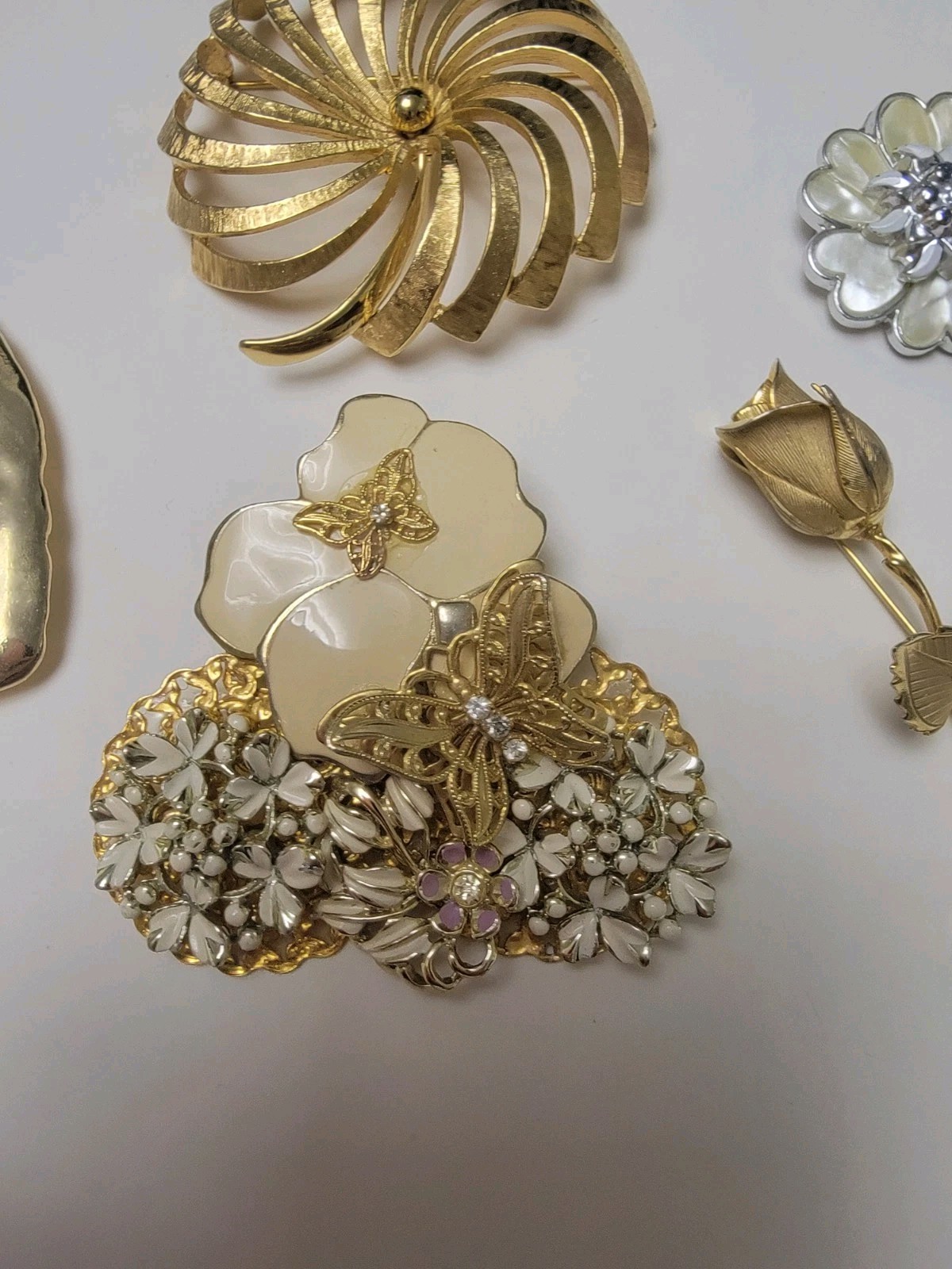 Lot of 5 Vintage Designer Costume Jewelry Brooches & Scarf Clip Signed