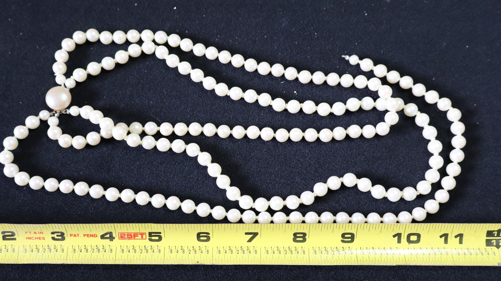 Vintage PEARL NECKLACE STORAGE AUCTION FIND 1