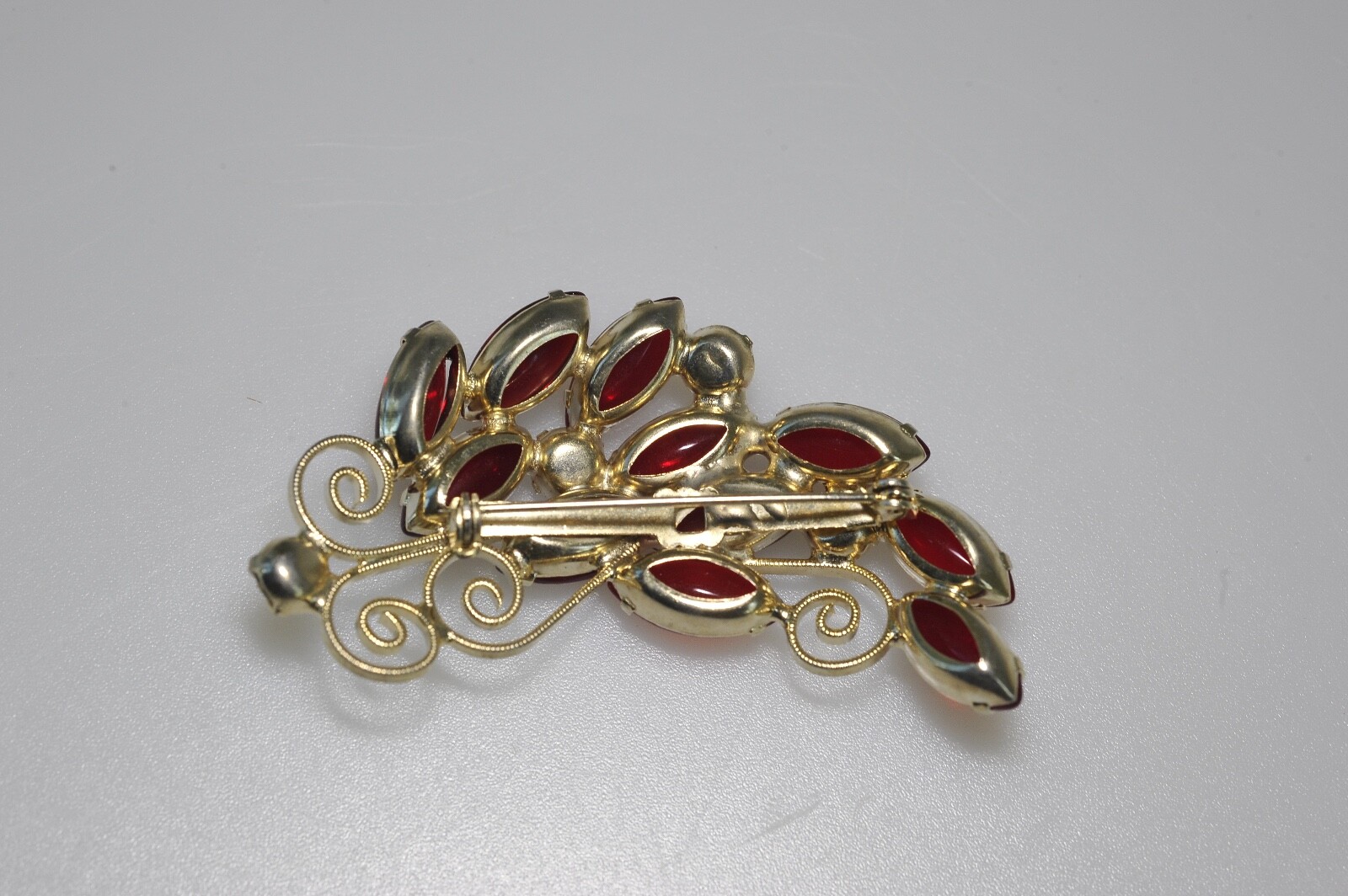 Brooch AB RED RHINESTONE FLOWER spray scroll prong open R34