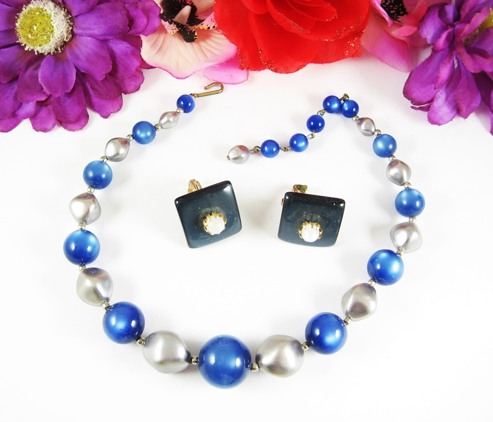 Vintage BLUE & SILVERtone Beads Thermoset BEADED NECKLACE + EARRINGS Clip On