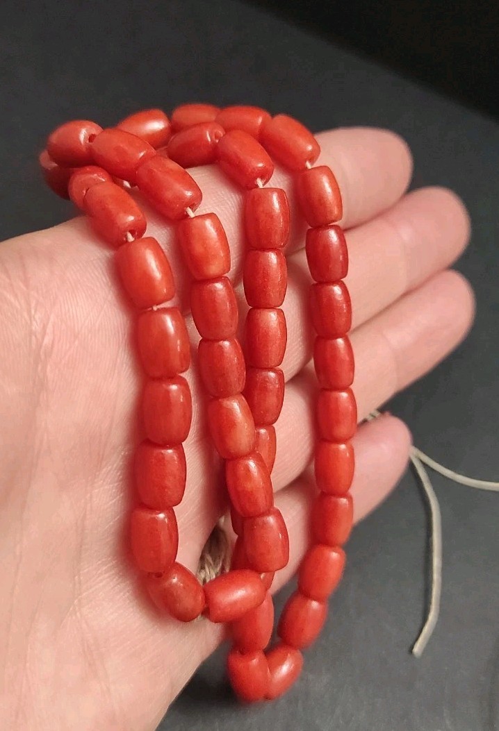 DELIGHTFUL, ANTIQUE, CARVED REAL CORAL BEAD NECKLACE 26,4g