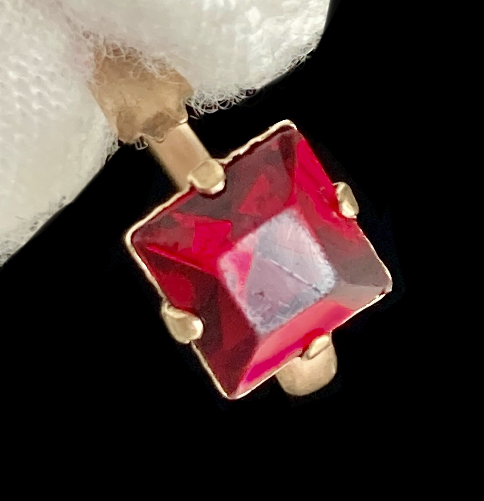 10k Yellow Gold Red Glass Ring Adjustable Band Size 4.75 Uncas Ladies Vintage