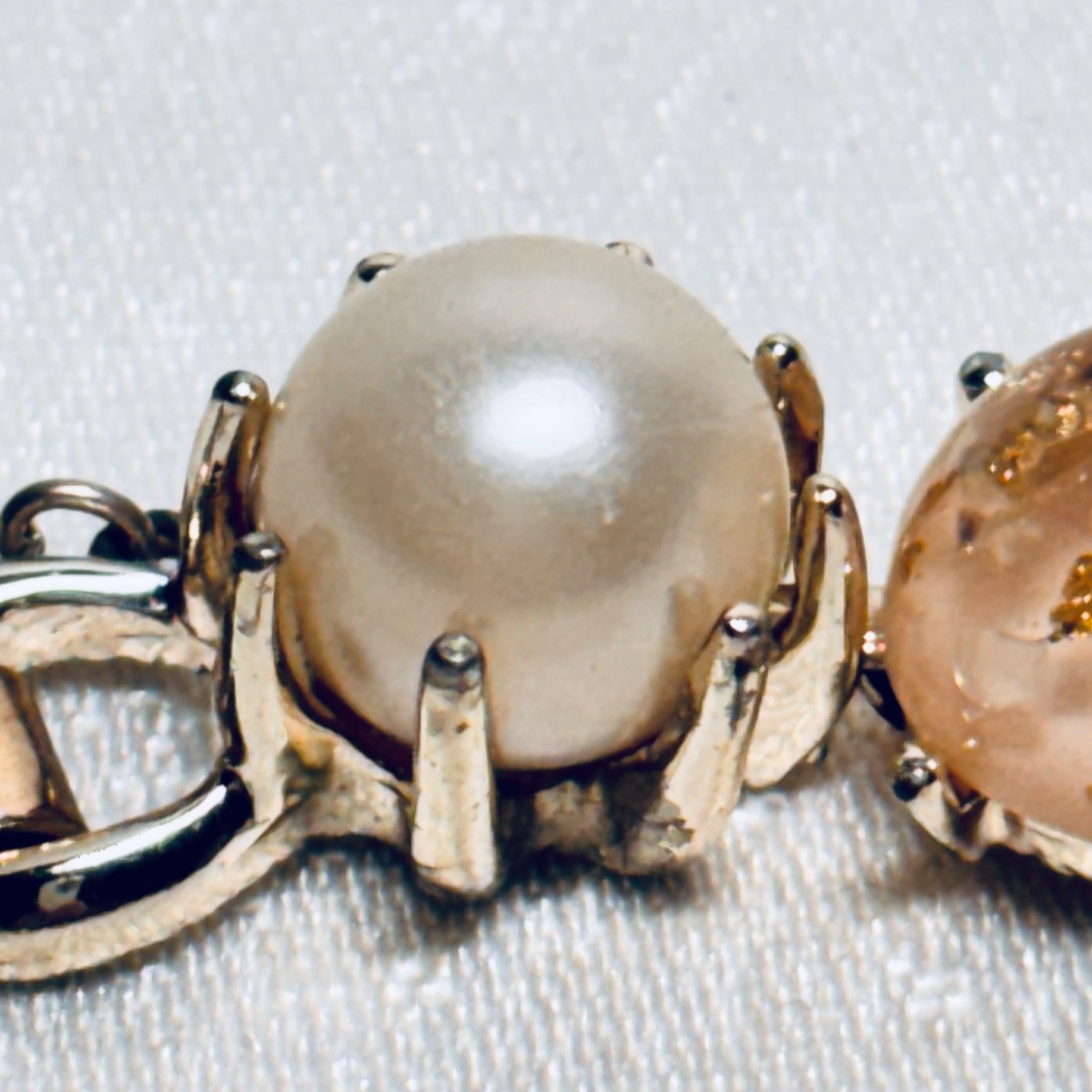 CORO pink confetti Lucite cabochon faux pearl bracelet fold over clasp vintage