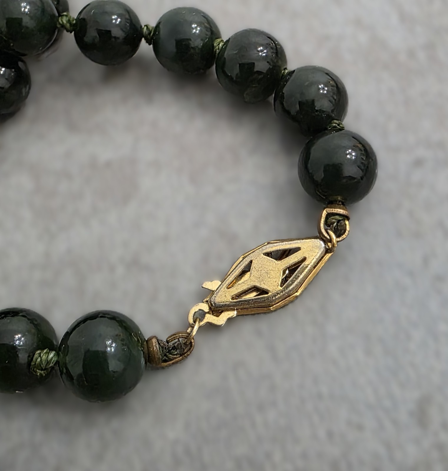 Vintage 18″ Dark Green JADITE JADE 8mm Knotted Beaded Necklace