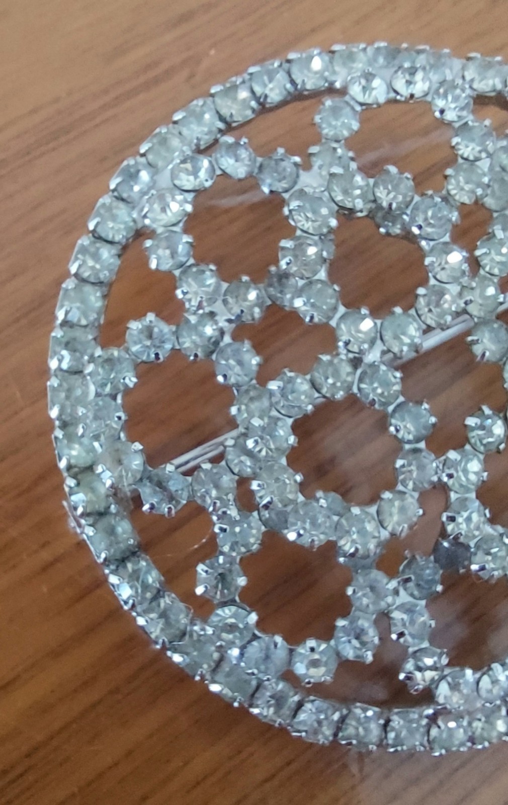 Vintage Rhinestone Snowflake Brooch Clear Stones Approximately 2″ Working Clasp