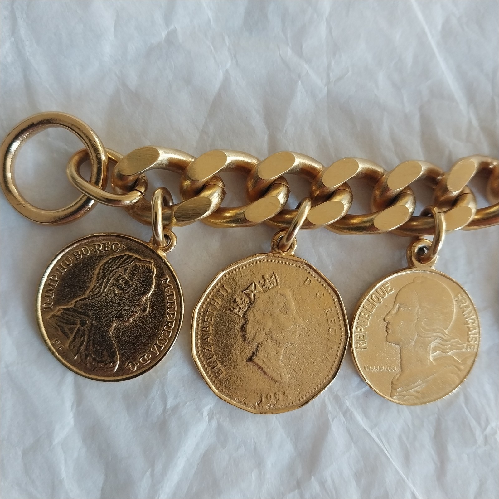 Vtg Ben Amun Gold Tone Coin Charm Chain Toggle Bracelet 7.5” Statement Estate