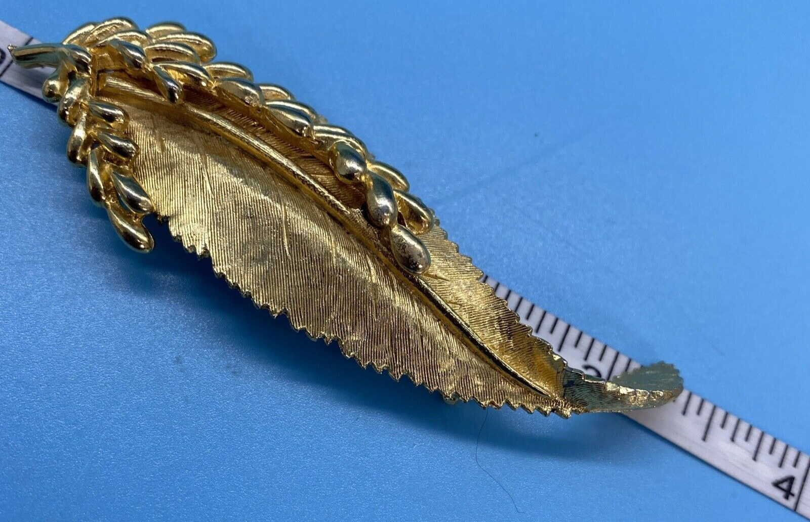 BSK Signed/Leaf Brooch/1950’s-1980’s/Gold-Tone/3.25″ L x 1.25″ W/Vintage