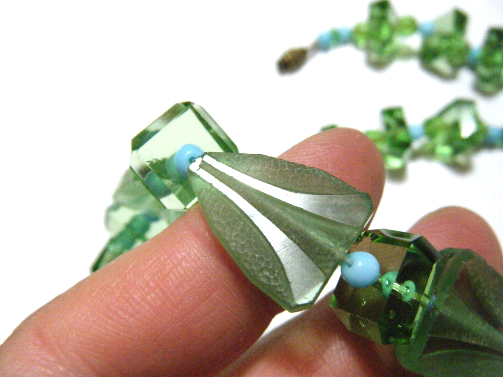17″ Vintage Czech Green Glass Necklace Art Deco Frosted & Polished Faceted Beads
