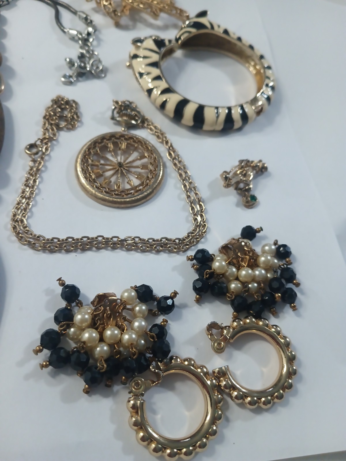 Vintage Mostly Signed Costume Jewelry Lot Necklaces, Bracelets, Earrings, Brooch