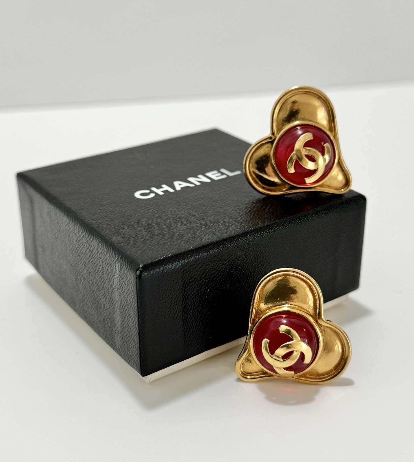 Chanel Heart 95P Gold Red CC Runway Vintage Rare Color Earrings Coco Mark 1995