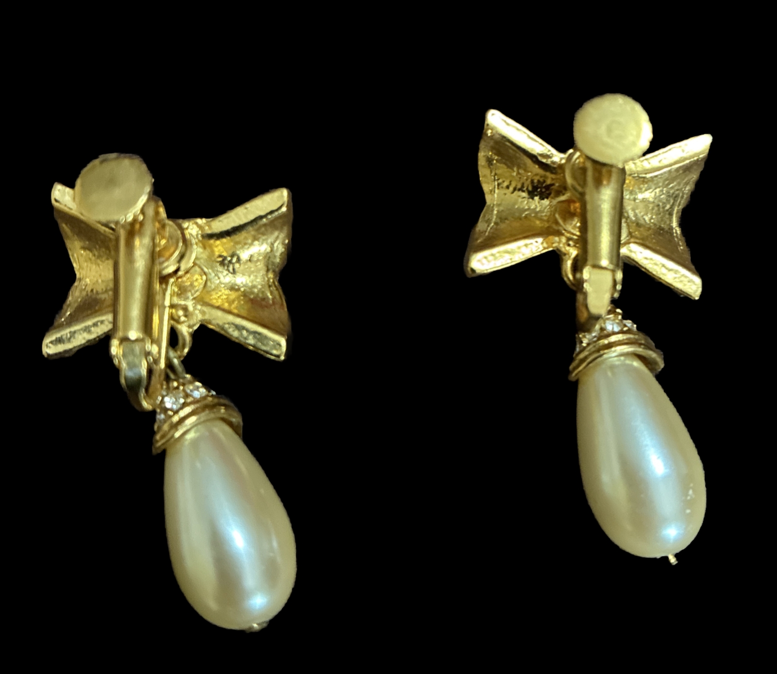 VINTAGE PATENT #3176475 FAUX-PEARL ADJUSTABLE CLIP-ON EARRINGS~Gold TONE Bow