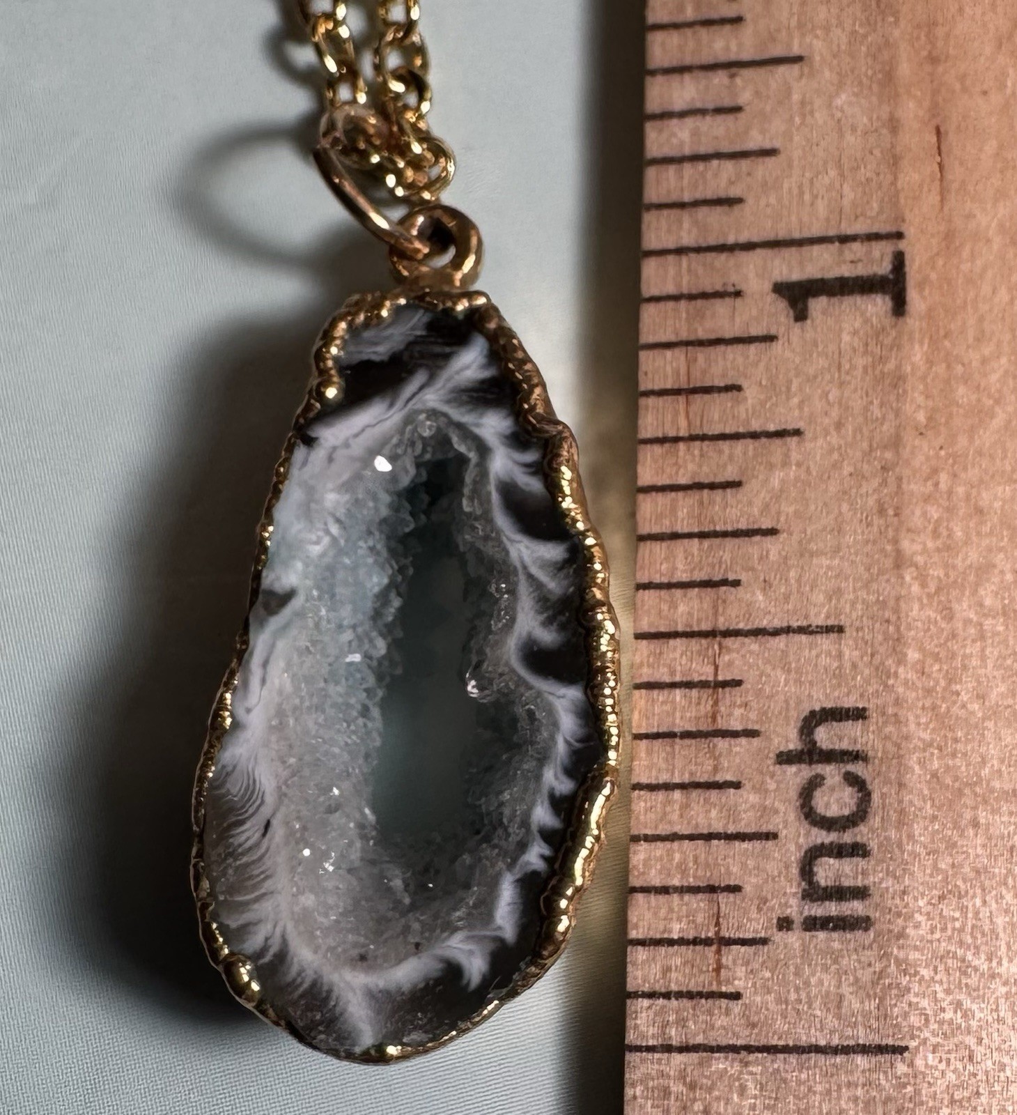 Vintage Gold Trimmed Druzy Agate Geode Oval Pendant On Chain Necklace