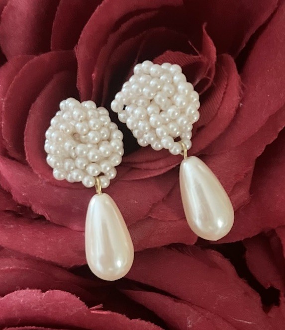 Vintage Beaded Ivory Peary Knot Teardrop Gold tone Earrings