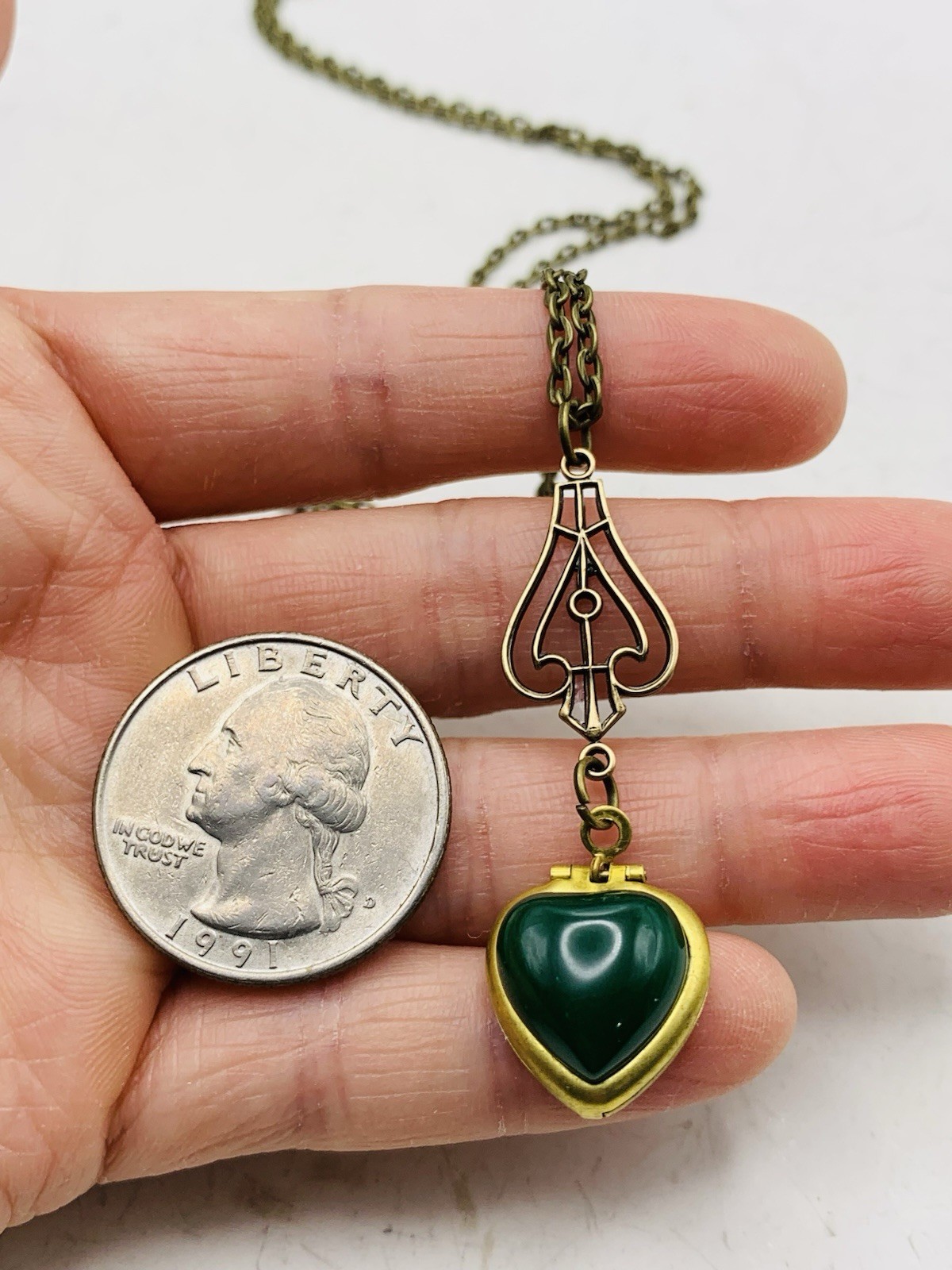 Vintage Style Dark Green Cabochon Gemstone Heart Photo Locket Lavalier Necklace