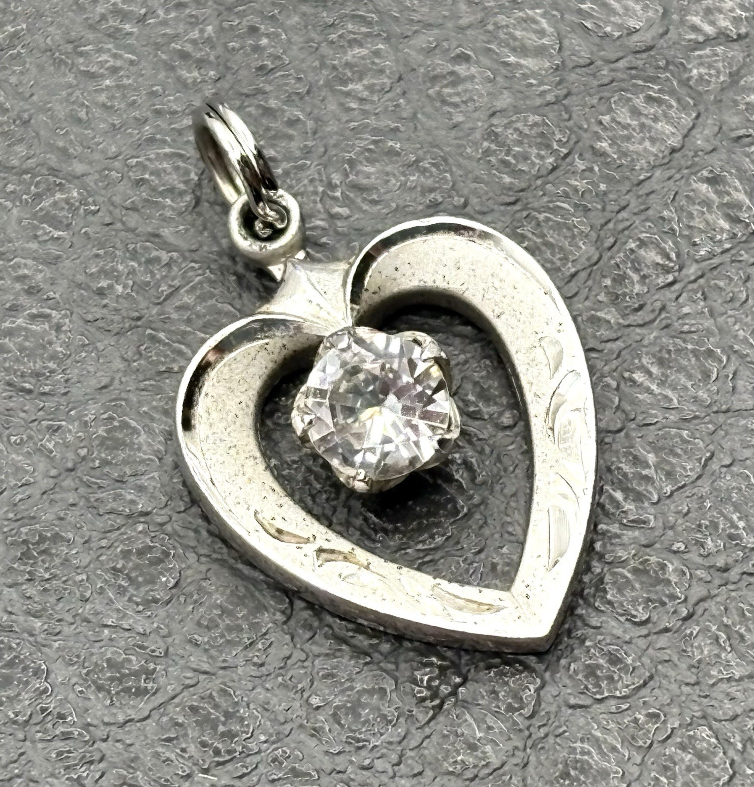 Vintage 925 Sterling Silver Genuine Round-Cut White Topaz Heart Charm Pendant