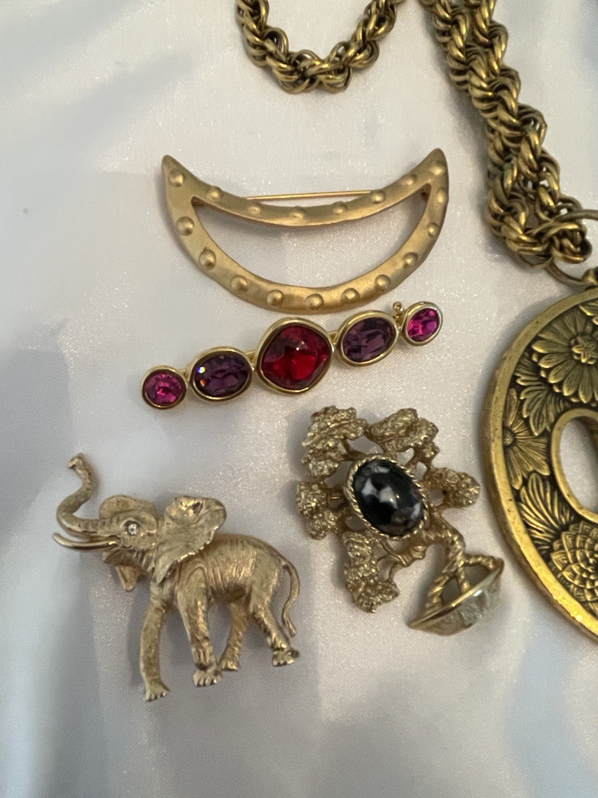 VTG Gold Tone Jewelry Lot ALL SIGNED Napier Marvella Amway AJC Carolee Whiting D