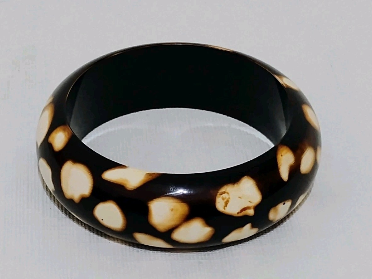 Vintage Brown/White Spotted Animal Print Chunky Bangle Bracelet 2 1/2″