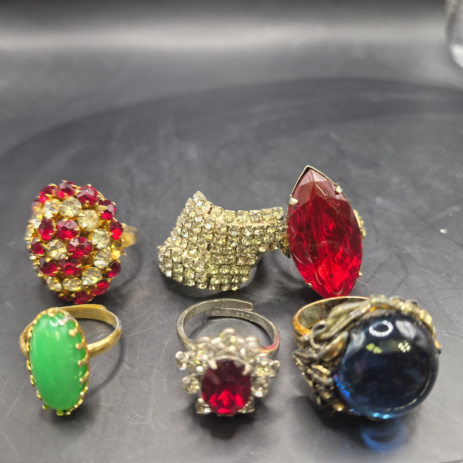 Vintage 6 Ring Collection Lot Size 7 Adjustable Gold&Silver Tone Green Red Blue