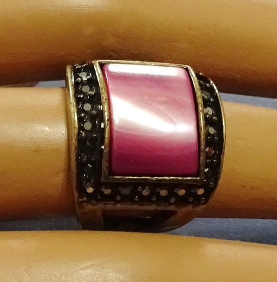 Lia Sophia Pink Panel Wide Band Ring – Size 5 – New With Tag
