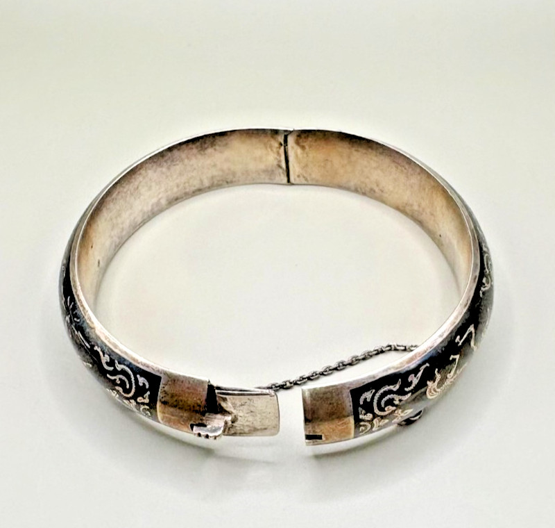 Vintage Siam Sterling Silver Niello Hinged Bangle Bracelet Dancing Goddess 31.5g
