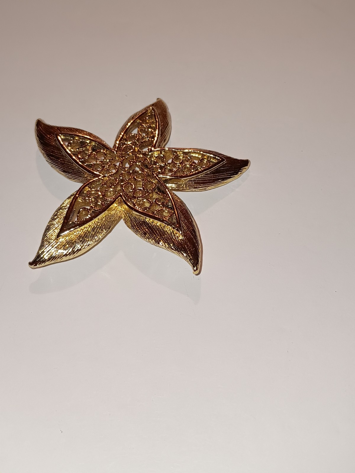 17 Vintage Brooches Different Shapes And Sizes A Pair Of Tiptoes Shoe Clips
