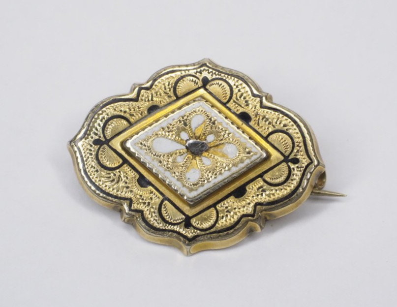 Antique gold filled with black & white enamel brooch C clasp jewelry
