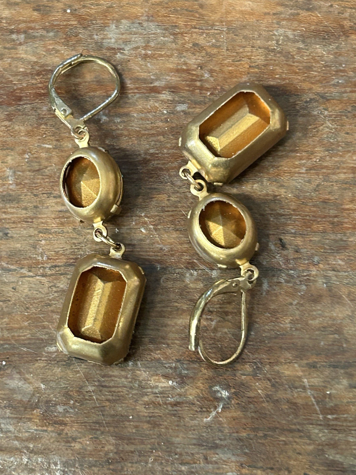 VTG Emerald Green Crystal Rectangular and Round Stone Gold Drop Earrings