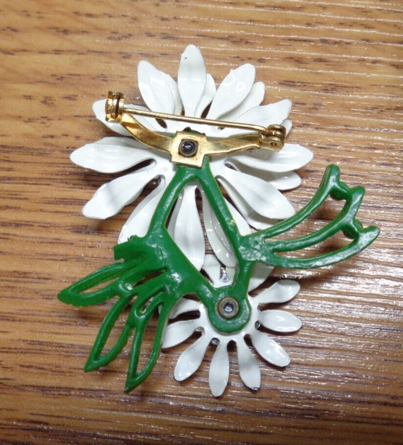 Vtg Estate Jewelry ~ WHITE BLACK GREEN Enamel Metal Flower Pin Brooch 2″