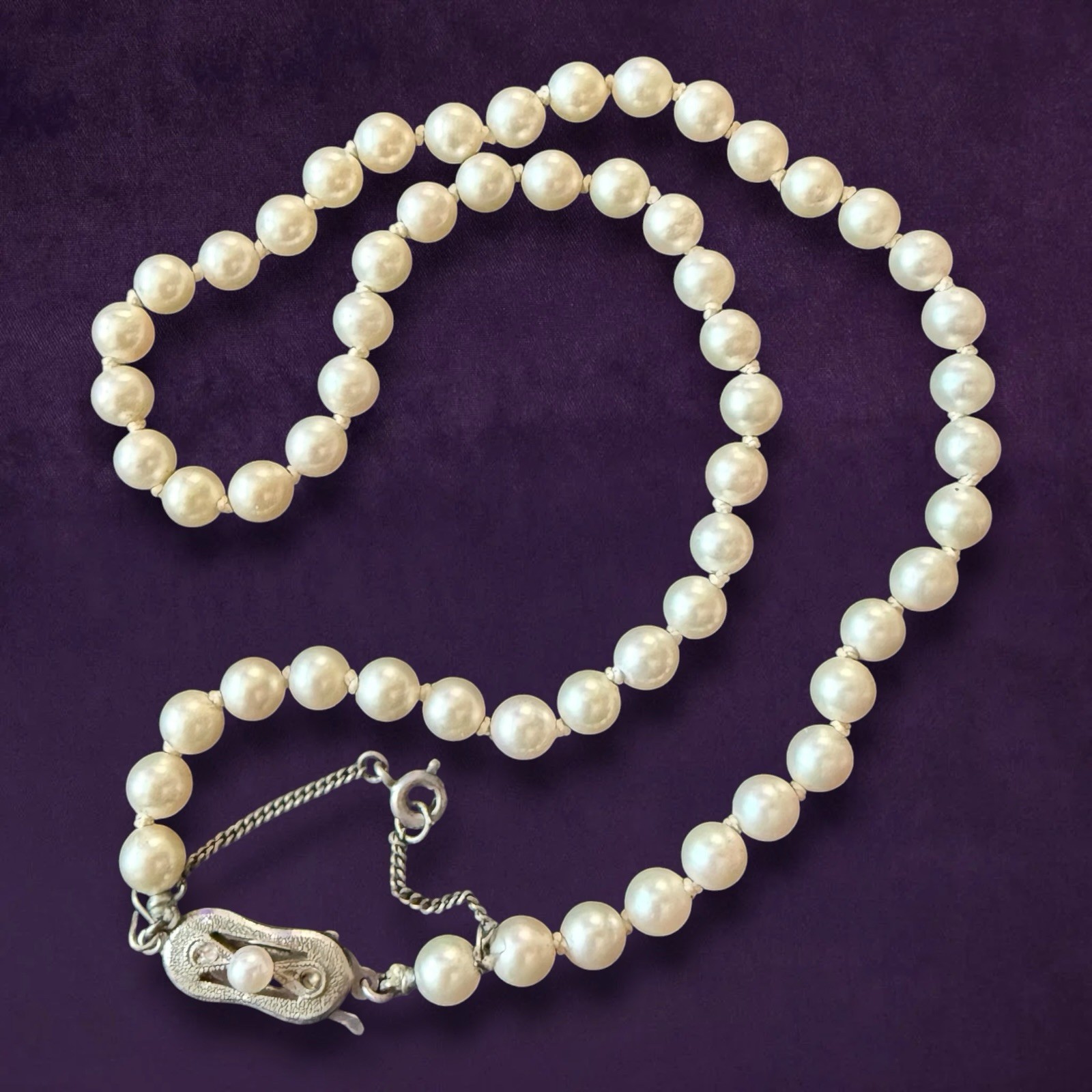 Faux Pearl Necklace Vintage 1940s Choker 16 Inch Beaded Safety Chain