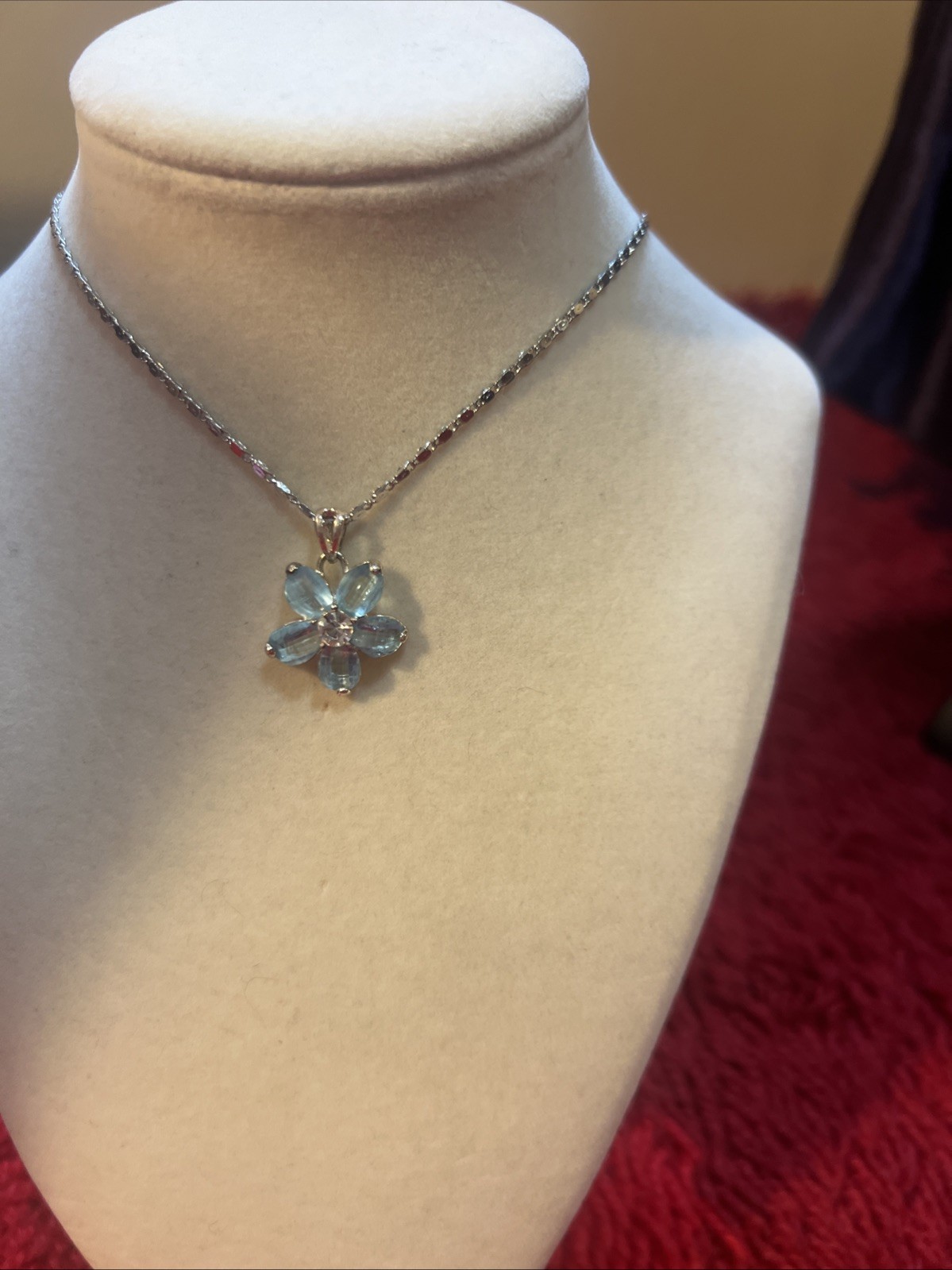 Avon Blue Topaz Crystal Flower Silver Tone Pendant Necklace