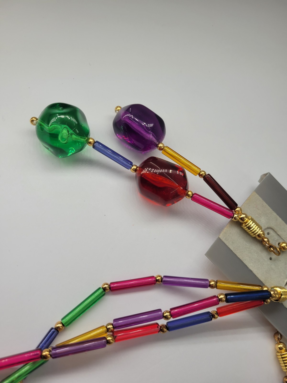 VINTAGE MULTI-COLOR ROUND LUCITE BEADED NECKLACE EARRINGS SET Pastel New On Card