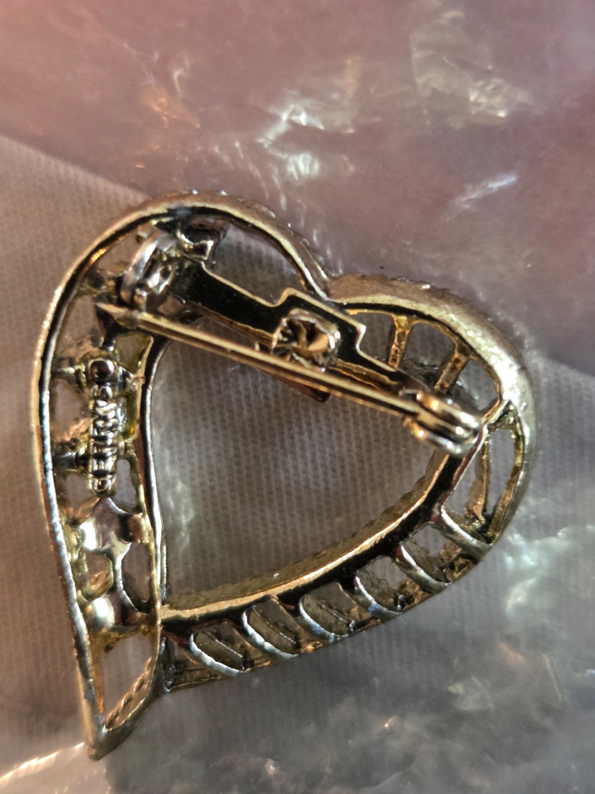 VINTAGE GERRYS AQUA BALL CLEAR RHINESTONE GOLD TONE HEART PIN BROOCH