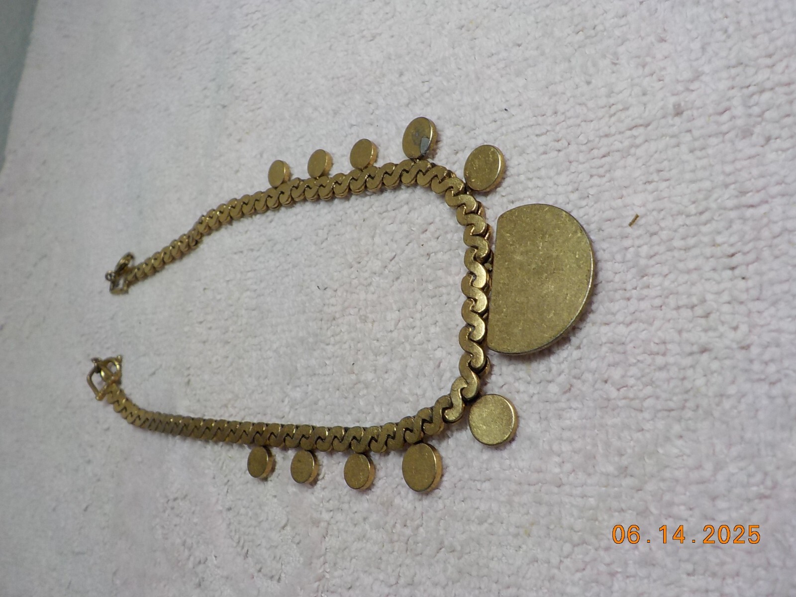 GOLDTONE FLAT S LINK CHAIN CHOKER W/LAYERED COIN DISK PENDANT & COIN ACCENTS