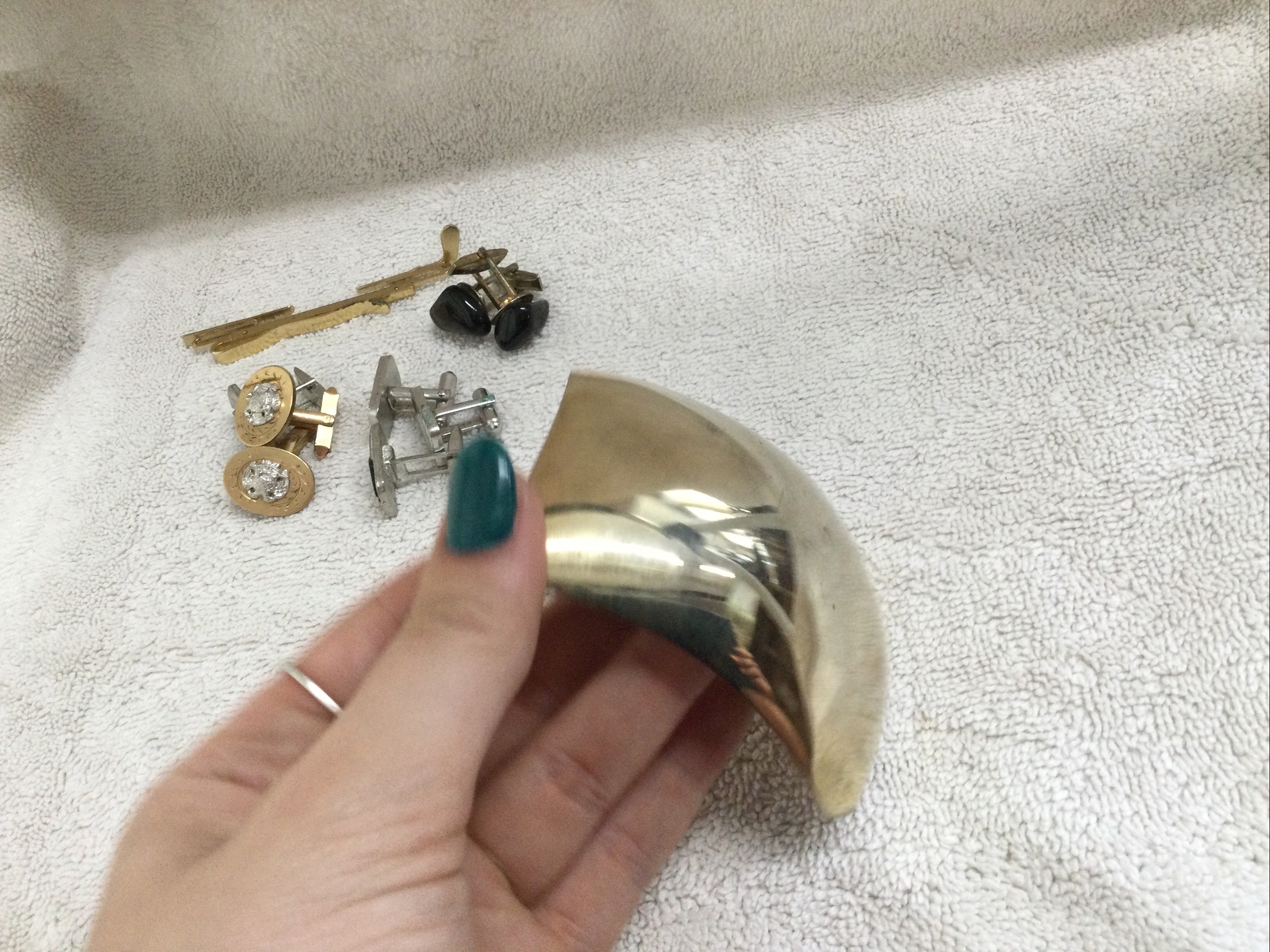 mens tie clip, cuff links, belt buckle lot (k)