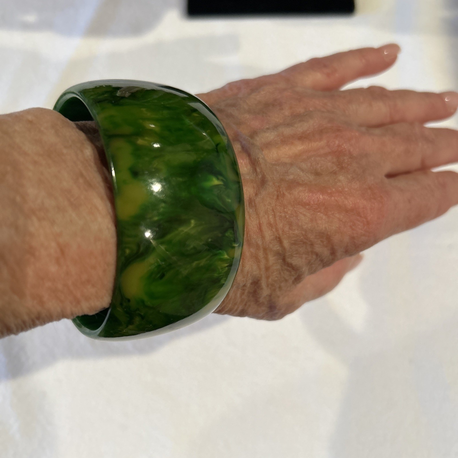 Lot of Vintage Lucite & Plastic & Acrylic Bangle Bracelets – Cuffs 15 Pc Total