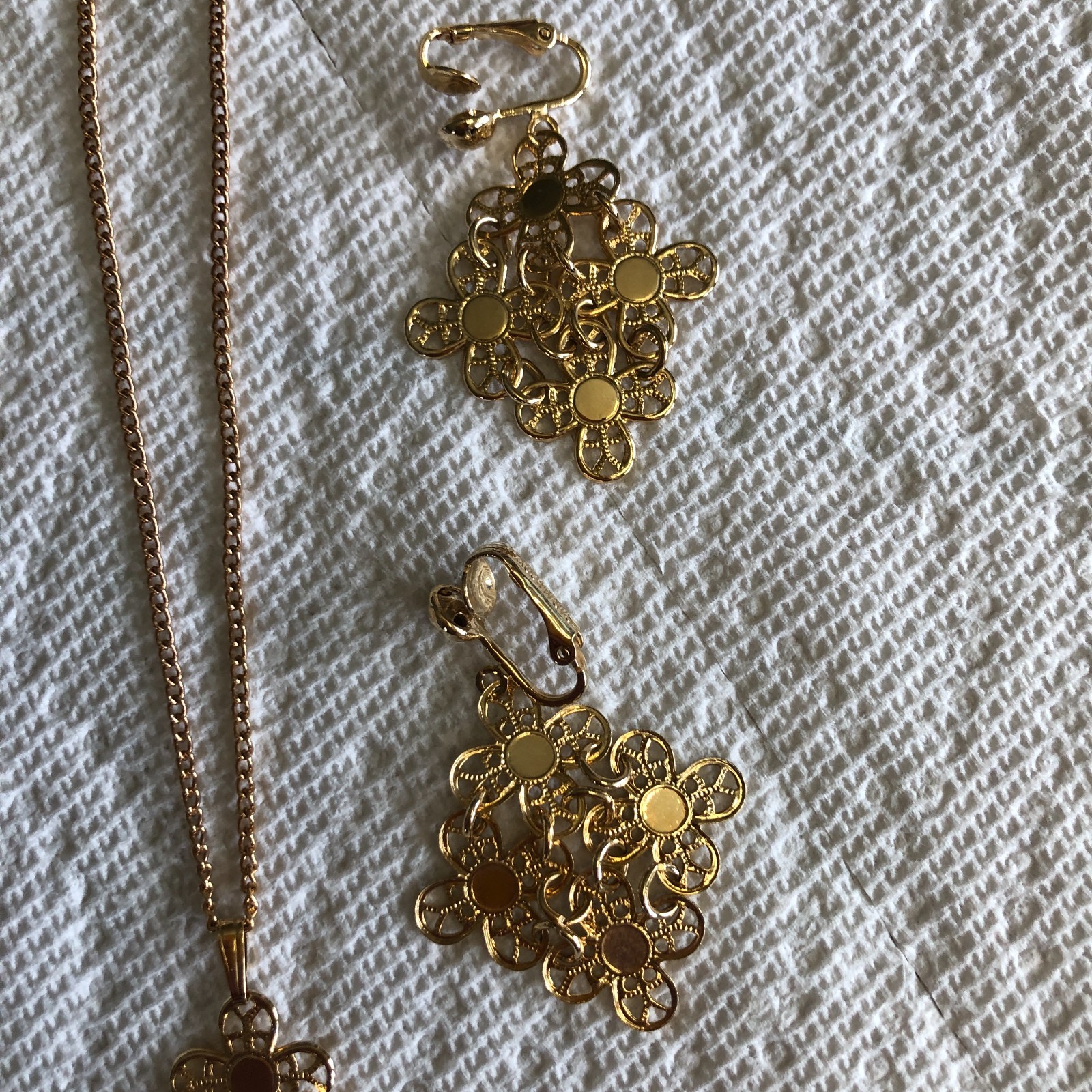SARAH COVENTRY Necklace and Earring Set “Golden Petals” 1971