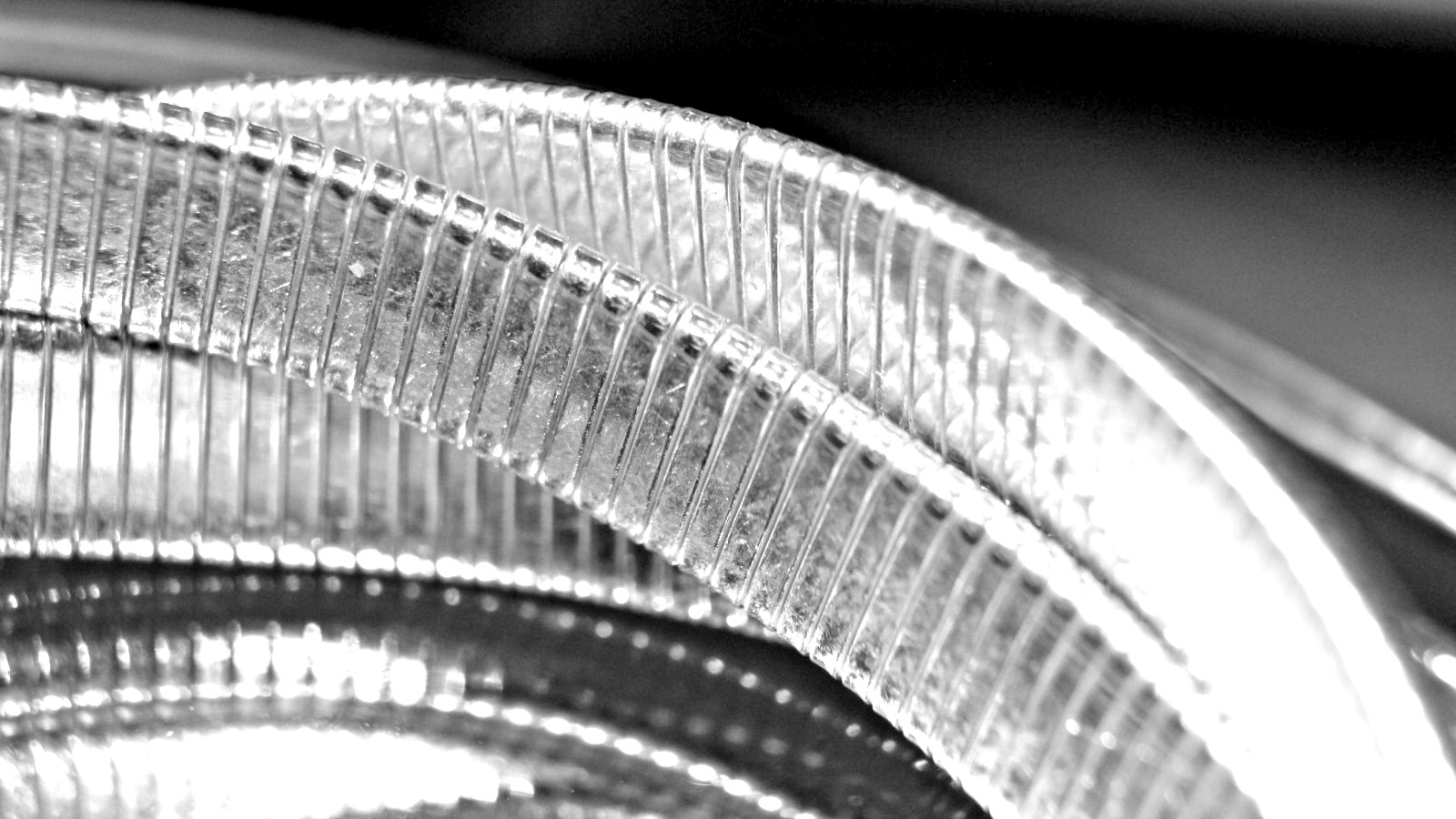 LEONORE DOSKOW STERLING SILVER TRIPPLE STRETCH BRACELET