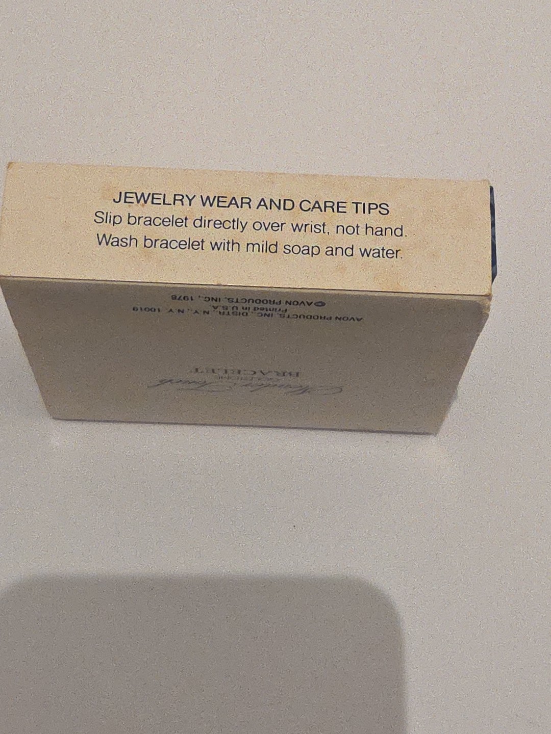 1978 Avon Slender Touch Goldtone Bracelet Size Small With Box
