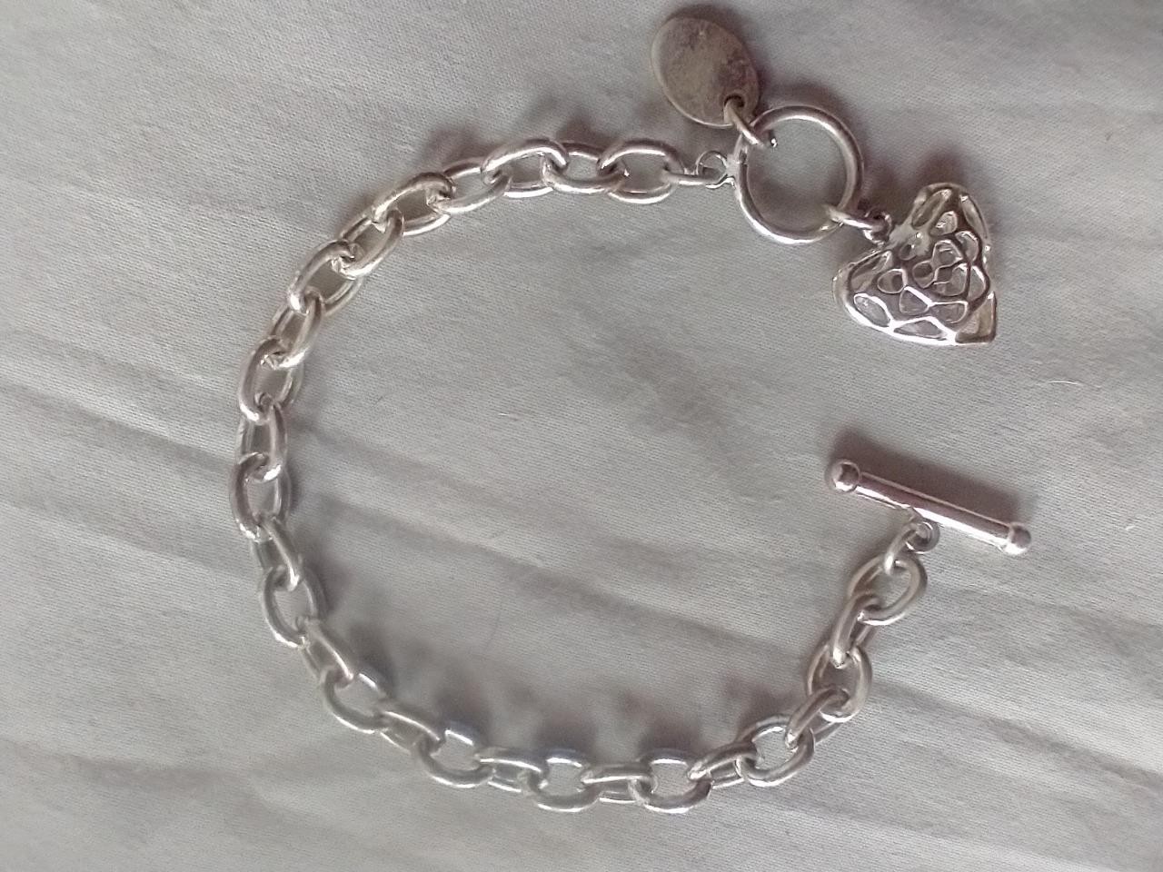 7″VINTAGE FILIGREE PUFF HEART TOGGLE BRACELET~SILVERTONE~UNSIGNED~1/4″W~RUSTIC