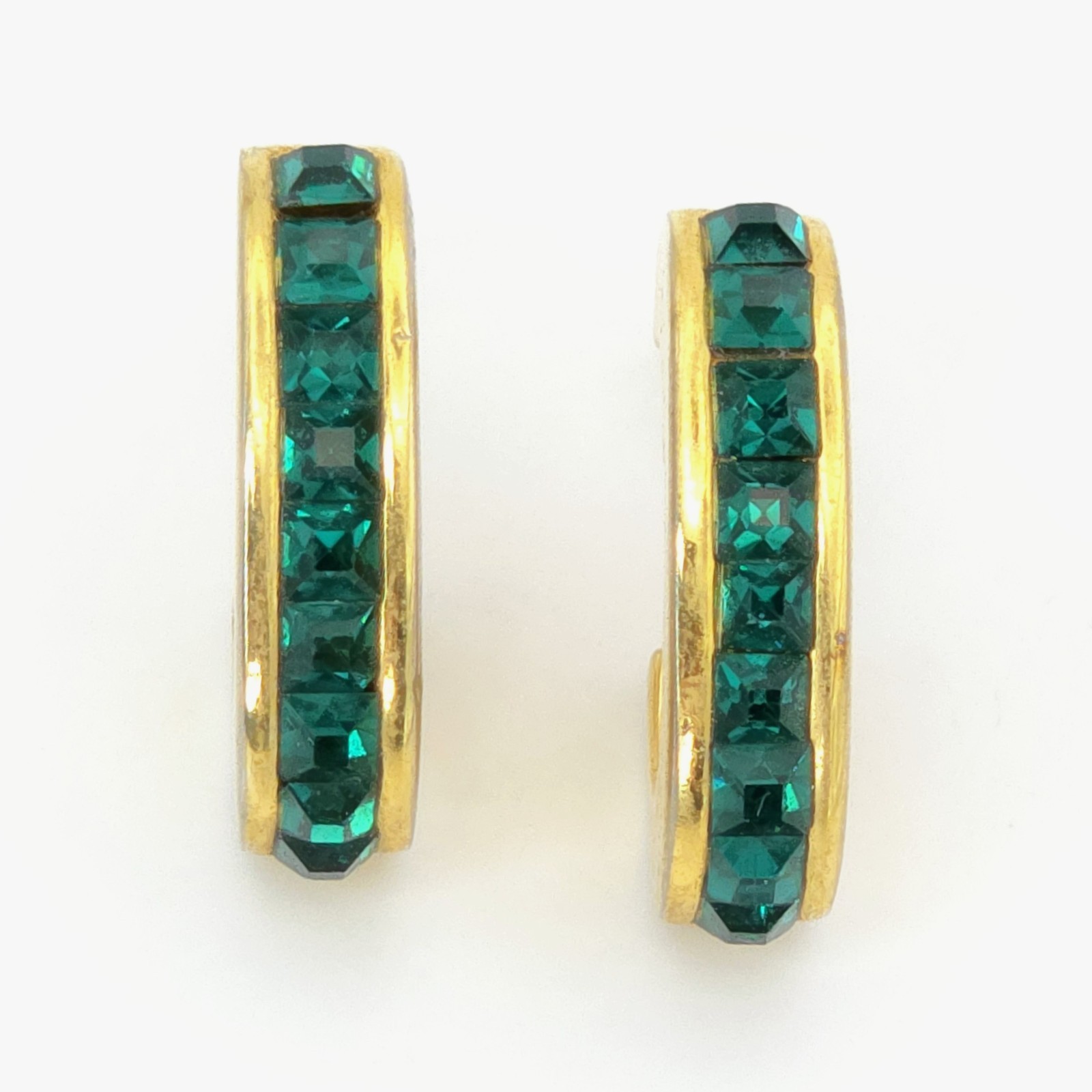 Carolee Vintage Emerald green 1/ 2hoop earrings, gold toned, almost 1″ 6mm wide