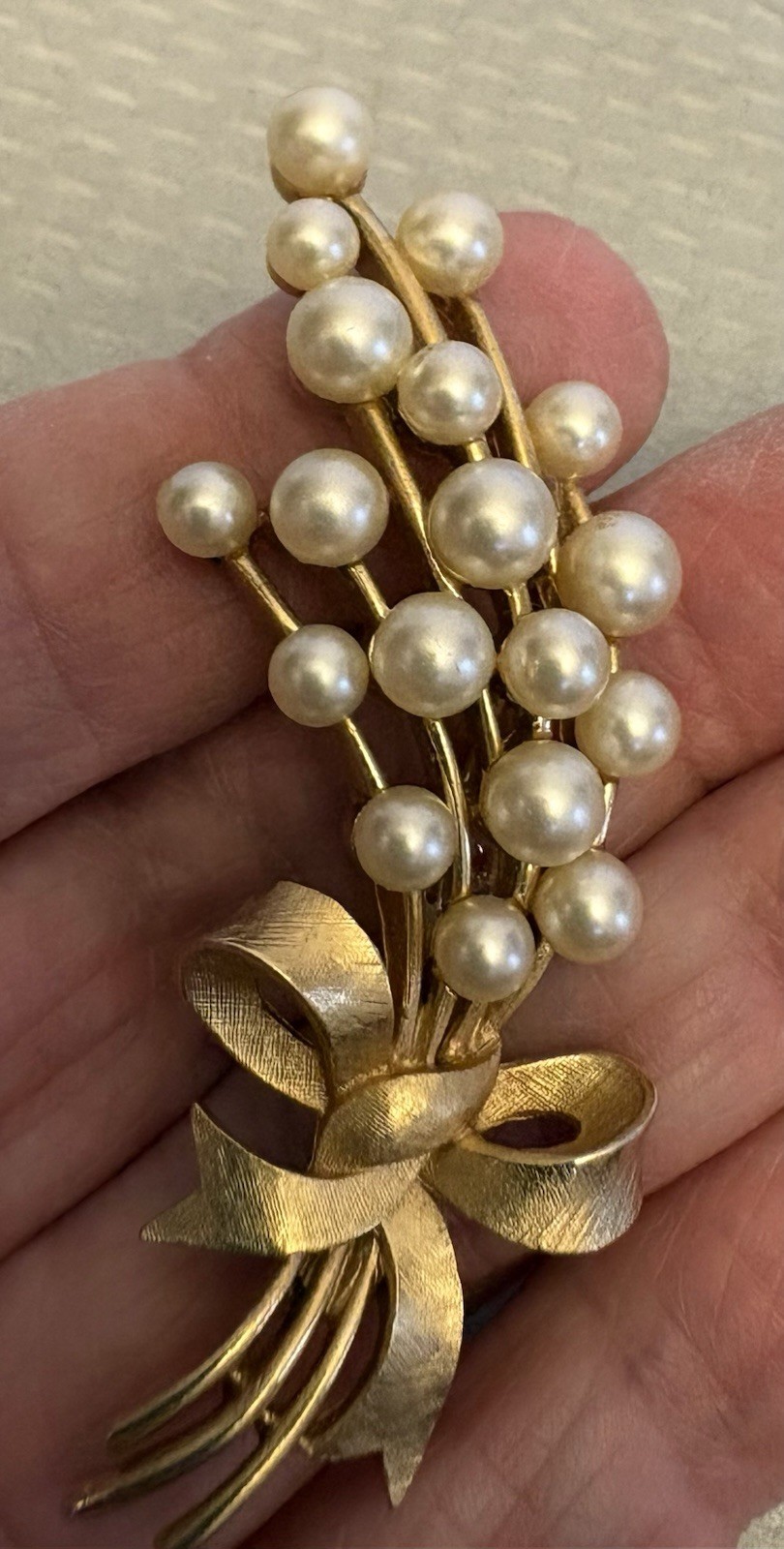 Vintage Crown Trifari Brooch Pearl Spray Ribbon Bow 60s Brushed Goldtone 2-5/8″