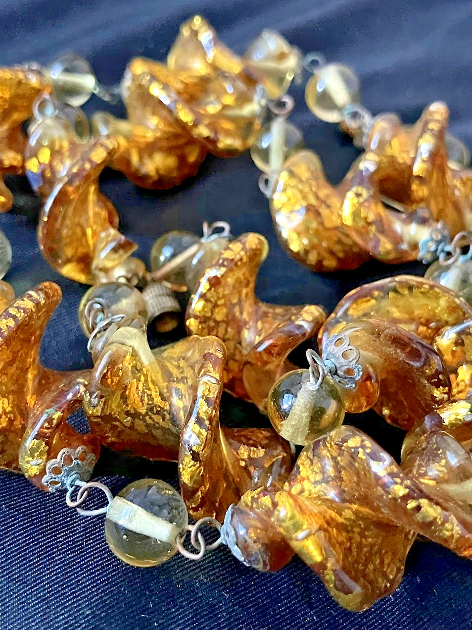 Vintage Art Glass Beaded Necklace Twist Gold Foil Station Chain 28″ READ